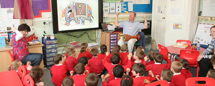Kevin Graal storytelling in a school